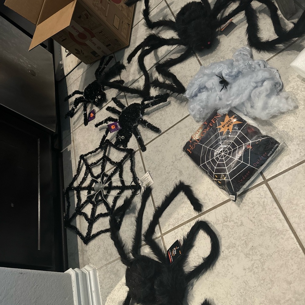 hyde & eek plush Black Furry Spiders for Halloween Set NEW